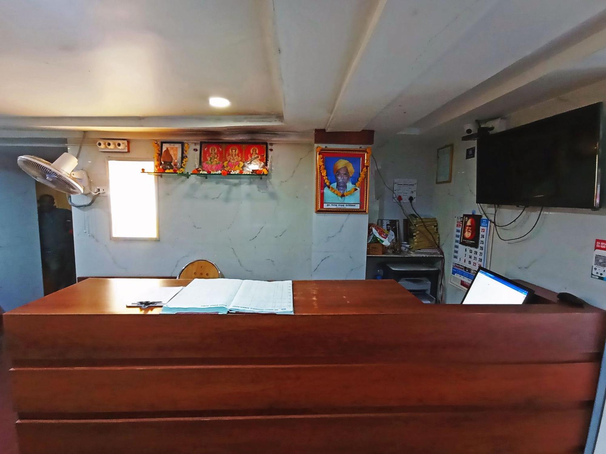 Staymaker Shri Shakti Residency هوبلي المظهر الخارجي الصورة
