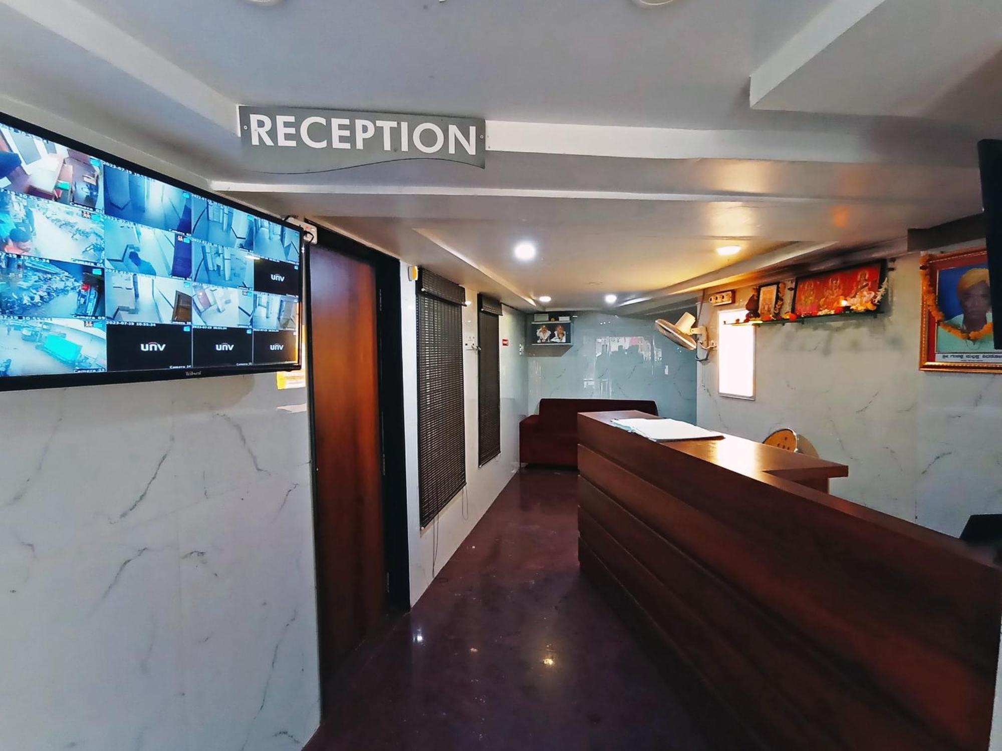 Staymaker Shri Shakti Residency هوبلي المظهر الخارجي الصورة