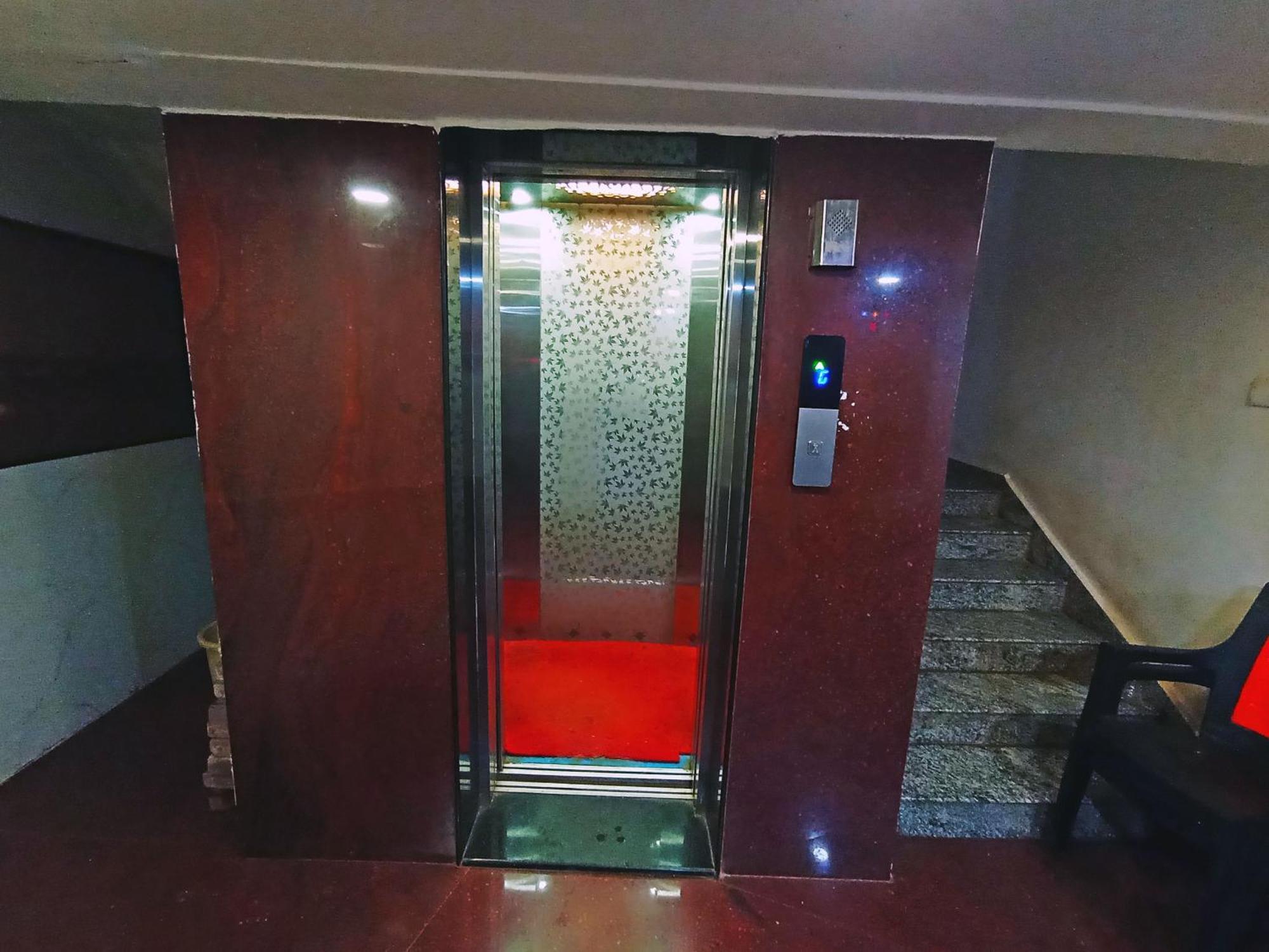 Staymaker Shri Shakti Residency هوبلي المظهر الخارجي الصورة