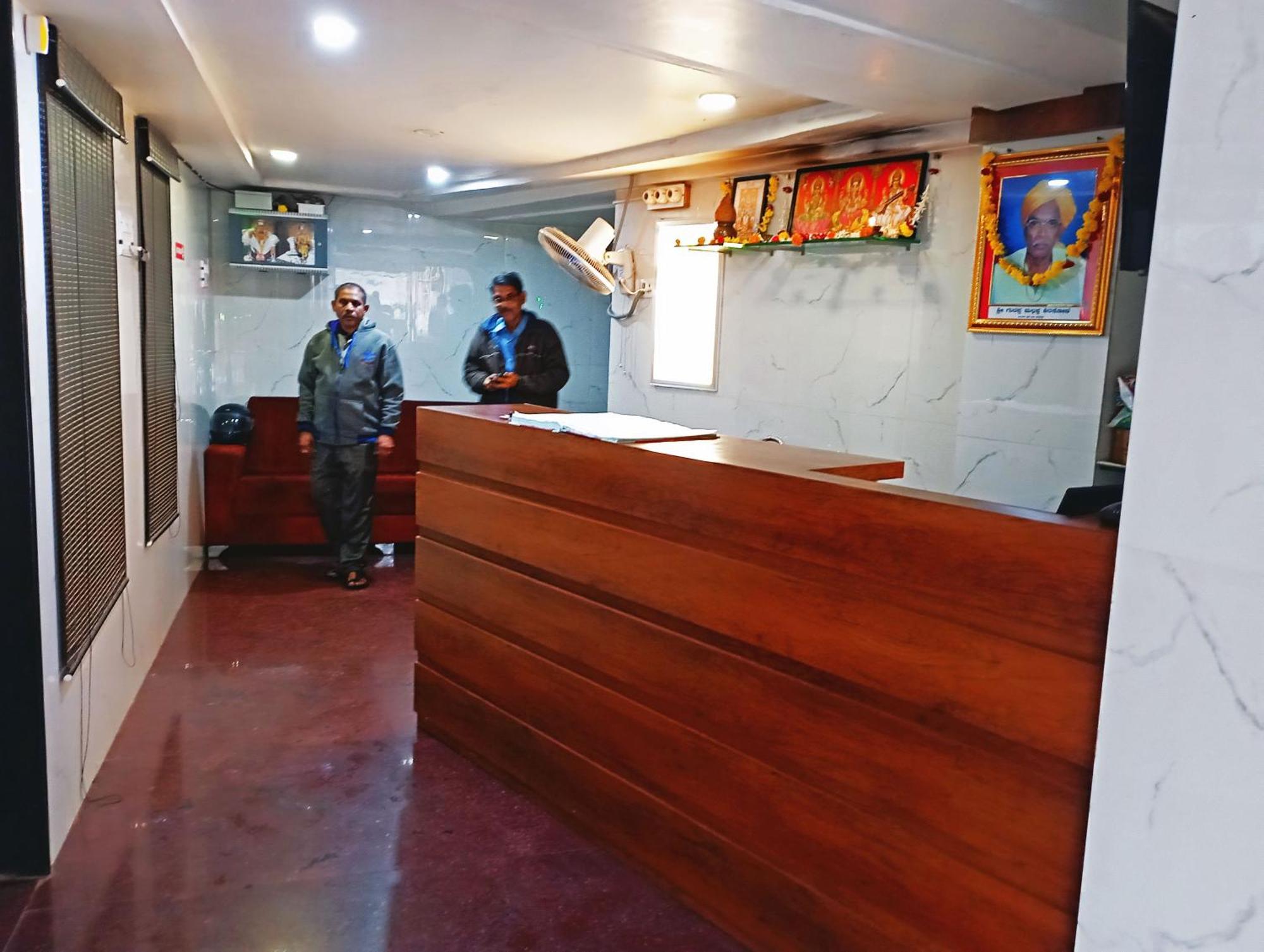 Staymaker Shri Shakti Residency هوبلي المظهر الخارجي الصورة